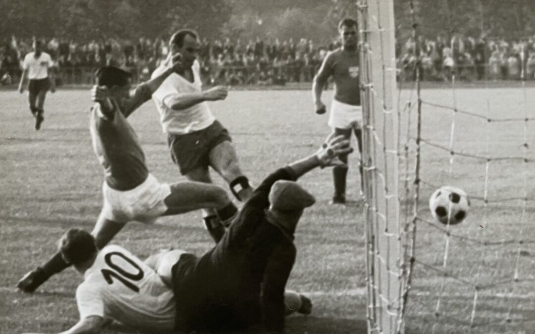 Vor 60 Jahren: HSV kommt zur Stadion-Einweihung